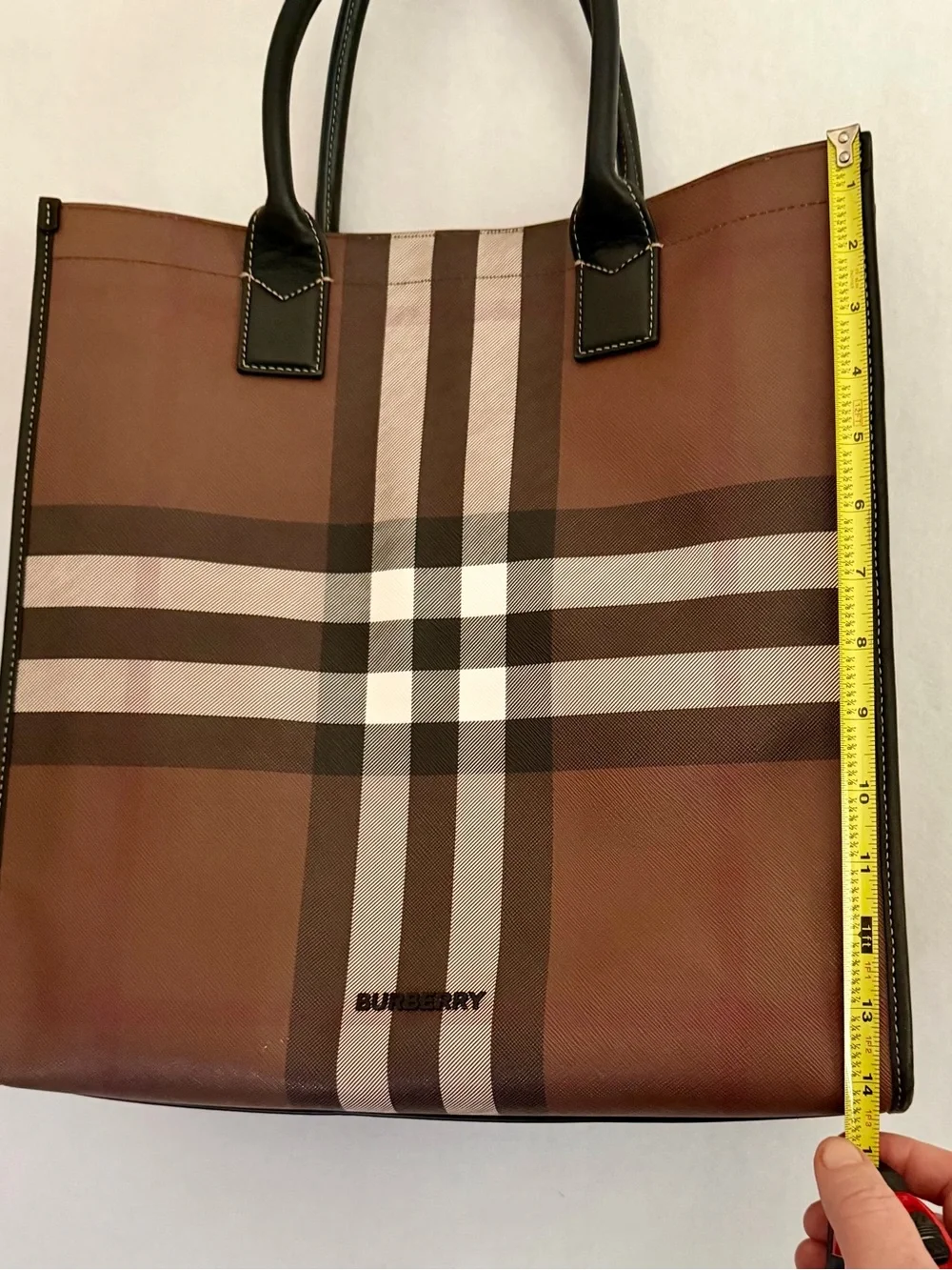Burberry Denny Tote Bag in Dark Birch Brown Detachable Strap , Books, Carry- on